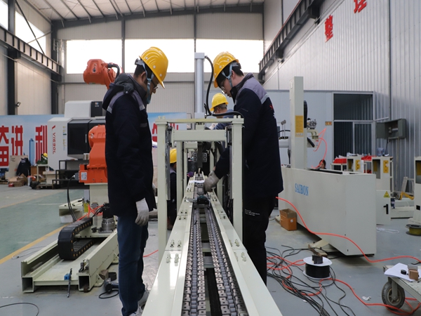 自動(dòng)化焊接機(jī)器人工裝使用保養(yǎng)是什么 焊接機(jī)器人工裝使用說明