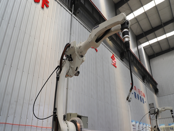 焊接機(jī)器人使用什么氣體進(jìn)行焊接？