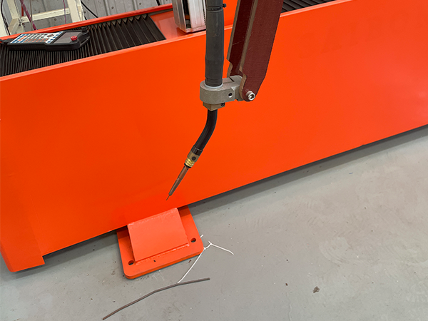 機器人焊接出現(xiàn)偏焊該怎們解決？