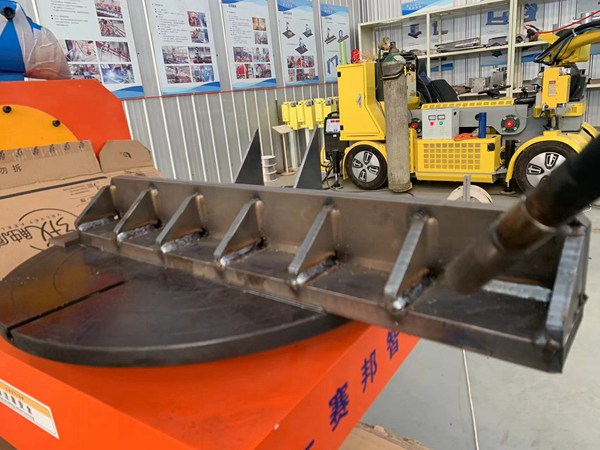 焊接變位機(jī)展示 回轉(zhuǎn)焊接變位機(jī)的結(jié)構(gòu)和發(fā)展趨勢