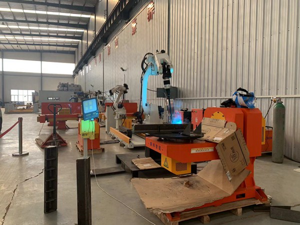 管管自動(dòng)焊接設(shè)備展示 管管自動(dòng)焊接設(shè)備的工作原理