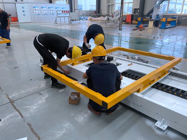 青島賽邦生產(chǎn)的焊接變位機(jī)圖片