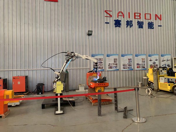 全自動焊接設備圖片展示 機器人自動焊接設備的工作原理和優(yōu)勢