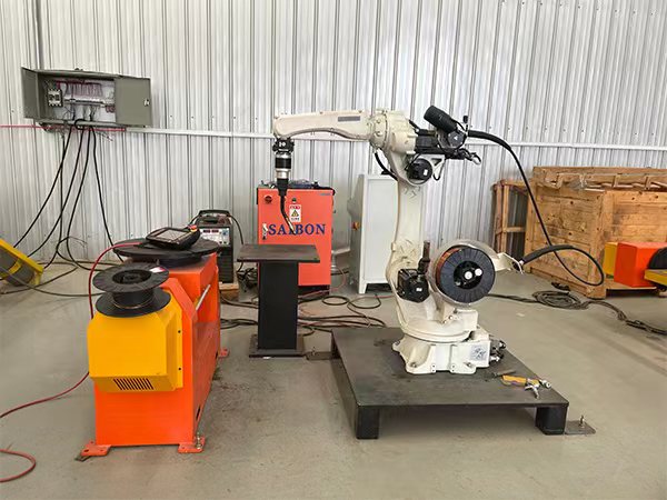 自動(dòng)焊接生產(chǎn)線圖片展示