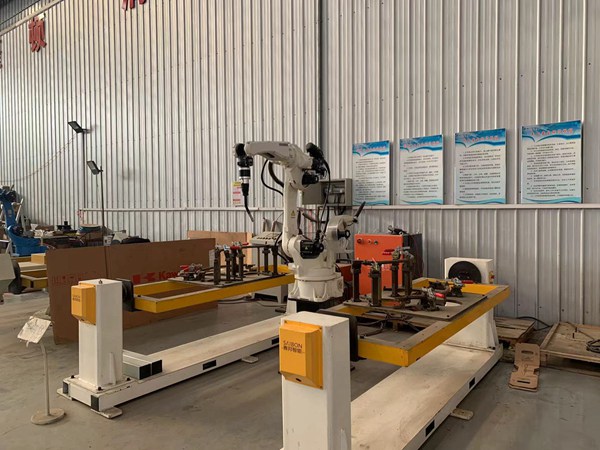 焊接機(jī)器人廠家供應(yīng)商介紹 焊接機(jī)器人圖片展示