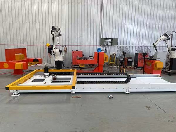 焊接機(jī)器人廠家：焊接機(jī)器人分類有哪些？