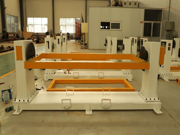 青島賽邦生產(chǎn)的焊接變位機(jī)展示 焊接變位機(jī)的設(shè)計(jì)特點(diǎn)