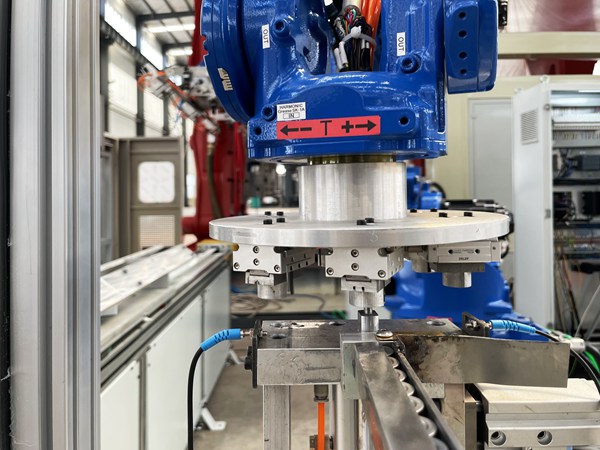 青島賽邦生產(chǎn)的碼垛機器人展示 碼垛機器人的程序步驟介紹