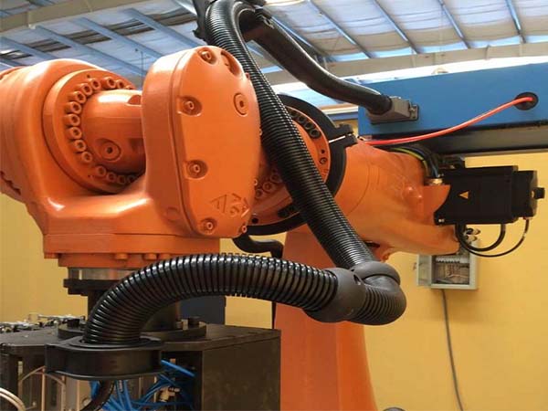 干貨！新手如何正確的操作焊接機(jī)器人？