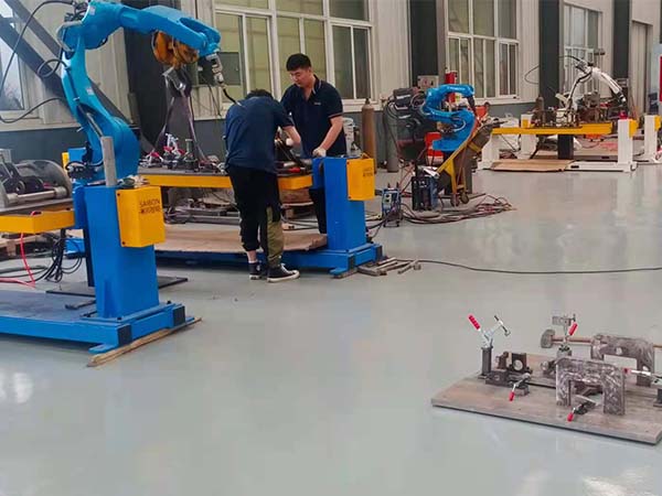 青島賽邦智能焊接機(jī)器人廠家的發(fā)貨現(xiàn)場(chǎng) 青島賽邦智能焊接機(jī)器人廠家的發(fā)貨現(xiàn)場(chǎng)