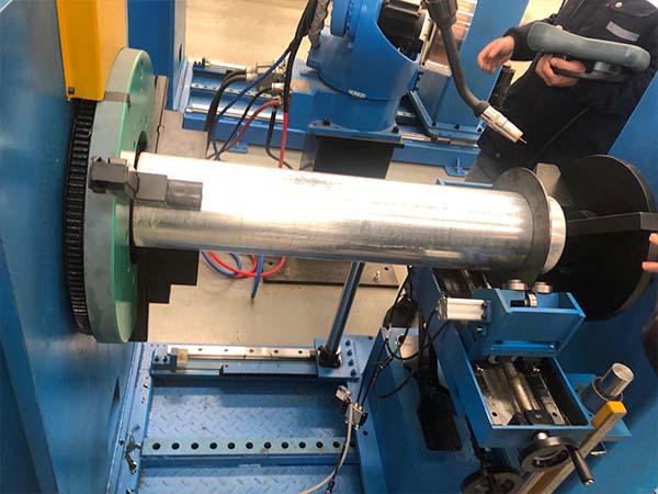 焊接變位機高精度減速機實現(xiàn)環(huán)縫焊接 焊接變位機高精度減速機實現(xiàn)環(huán)縫焊接