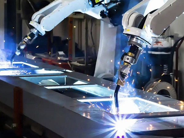 國(guó)產(chǎn)焊接機(jī)器人的優(yōu)勢(shì) 國(guó)產(chǎn)焊接機(jī)器人的優(yōu)勢(shì)