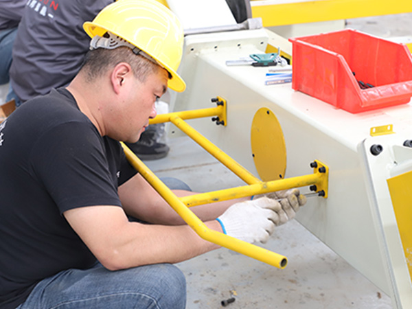 焊接變位機如何進行維護保養(yǎng) 焊接變位機如何進行維護保養(yǎng)