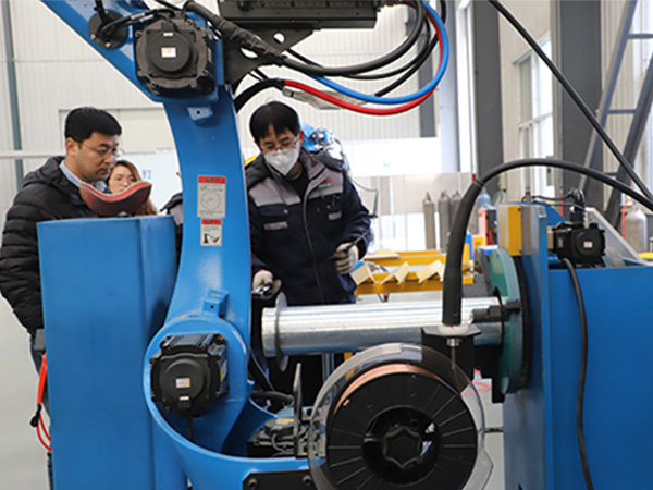 自動化焊機(jī)停機(jī)檢查 自動化焊機(jī)停機(jī)檢查