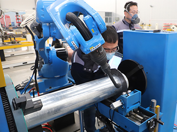 雙絲焊接機(jī)器人的作用 雙絲焊接機(jī)器人的作用