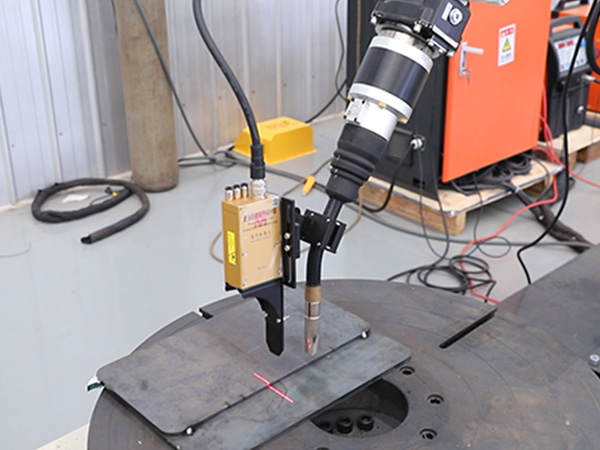 自動(dòng)化焊機(jī)自動(dòng)尋縫的優(yōu)勢(shì) 自動(dòng)化焊機(jī)自動(dòng)尋縫的優(yōu)勢(shì)