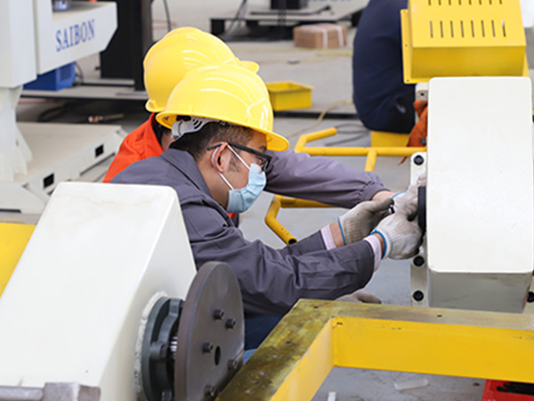 焊接變位機在工程機械行業(yè)的應(yīng)用