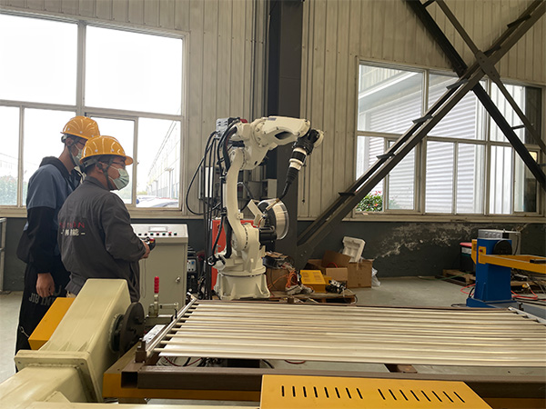 焊接機(jī)器人廠家可以提供教學(xué)嗎？