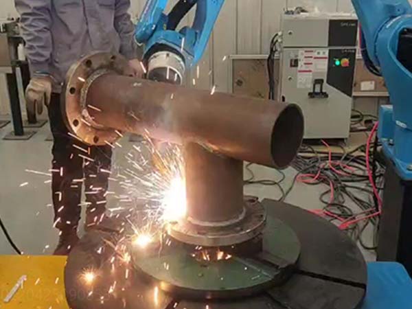 焊接機(jī)器人焊接效果 焊接機(jī)器人焊接效果