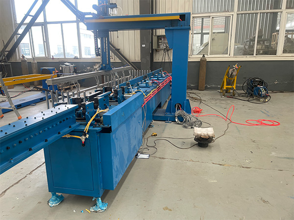 國產(chǎn)自動焊接設備廠家