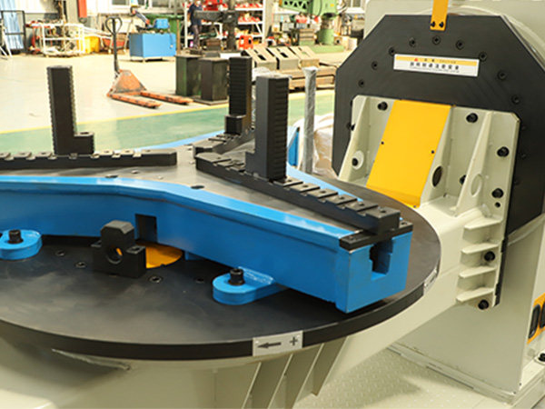 雙軸機(jī)器人變位機(jī)